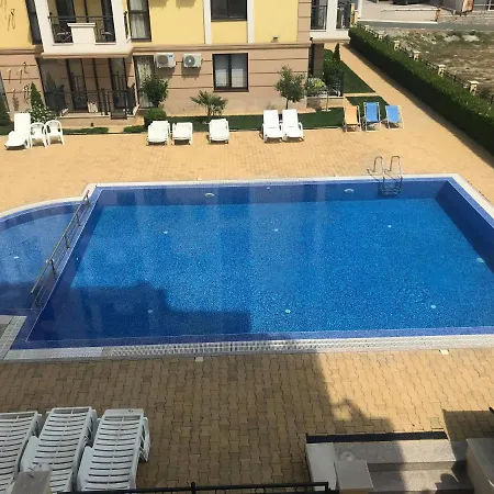 Джули Διαμέρισμα